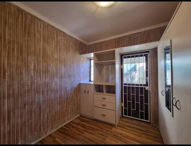 4 BEDROOM HOUSE FOR SALE IN TABLE VIEW